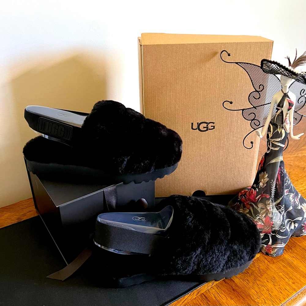 UGG Women’s Super Fluff Slipper